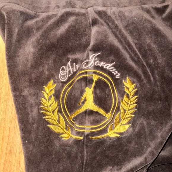 Vintage Nike Air Jordan Women's Velour Tracksuit. Pink/Brown. - Picture 7 of 12